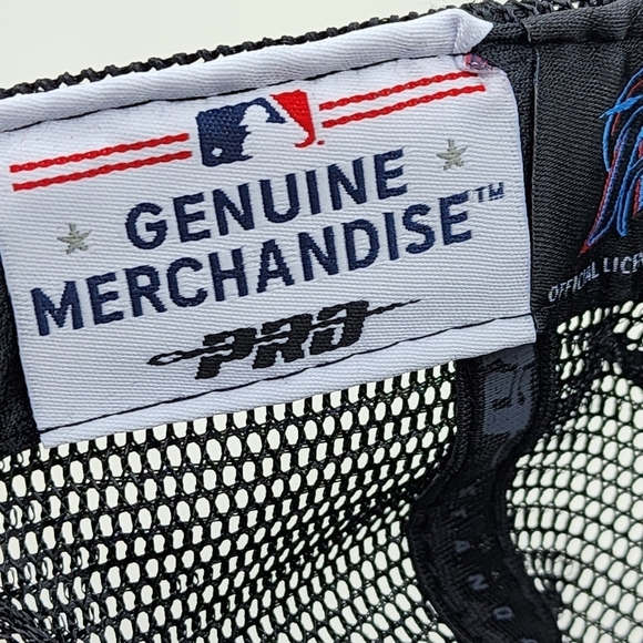 Pro Standard Men's Marlins Classic Pinch Front Trucker - OS - Picture 9 of 11